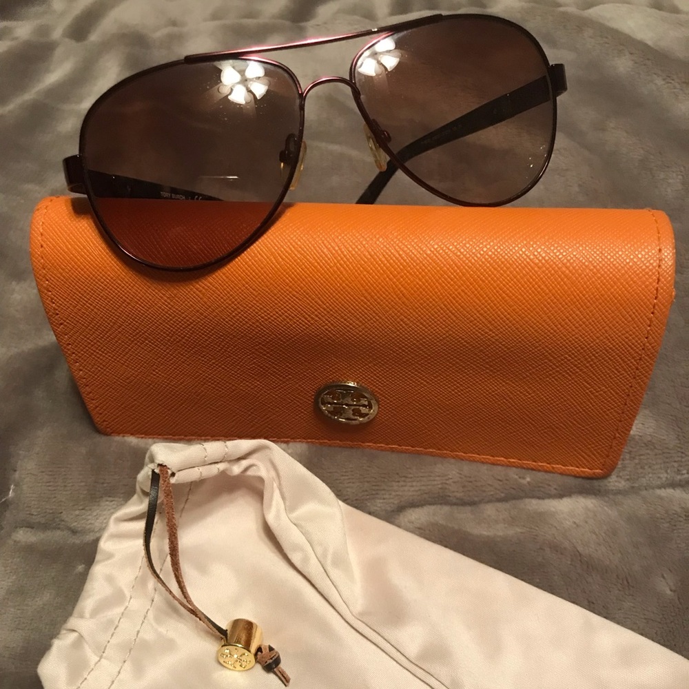 Tory Burch sunglasses 🕶